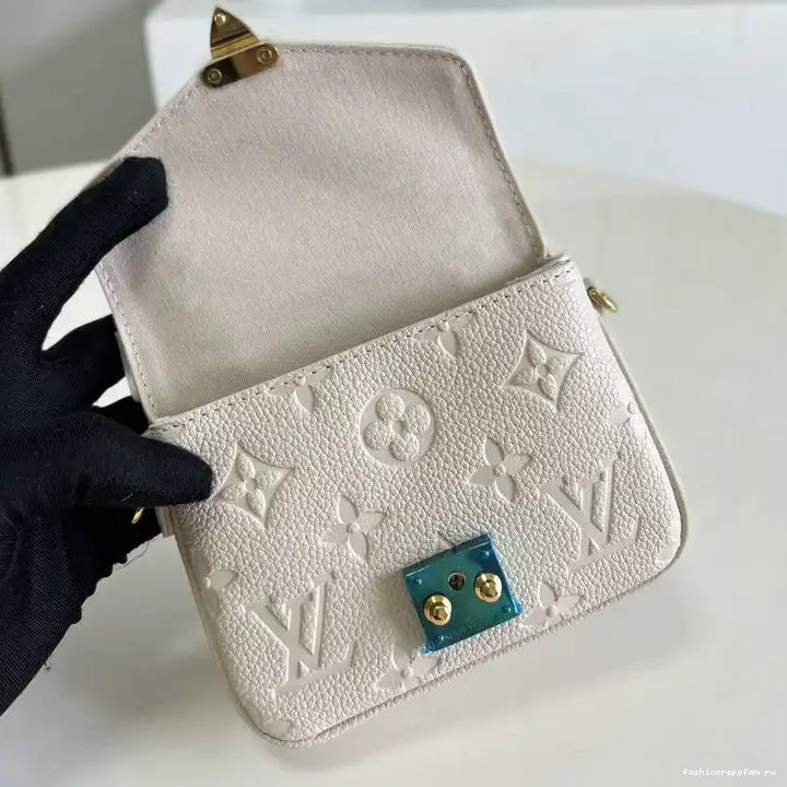 Fashionrepsfam ru LV Bag 2205YA0004 0527